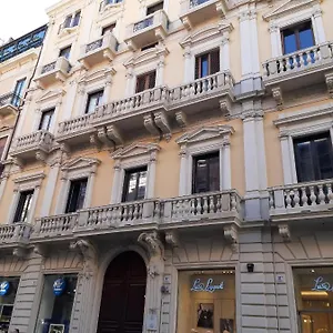 Umberto House Отель Катания